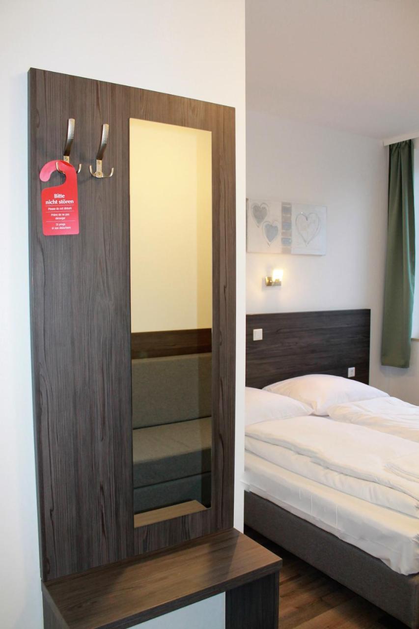 Pionier Hotel Hamburg Wandsbek Exterior foto
